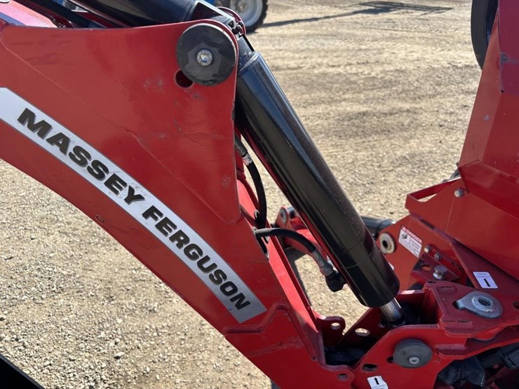 2017-massey-ferguson-gc1710-image-17