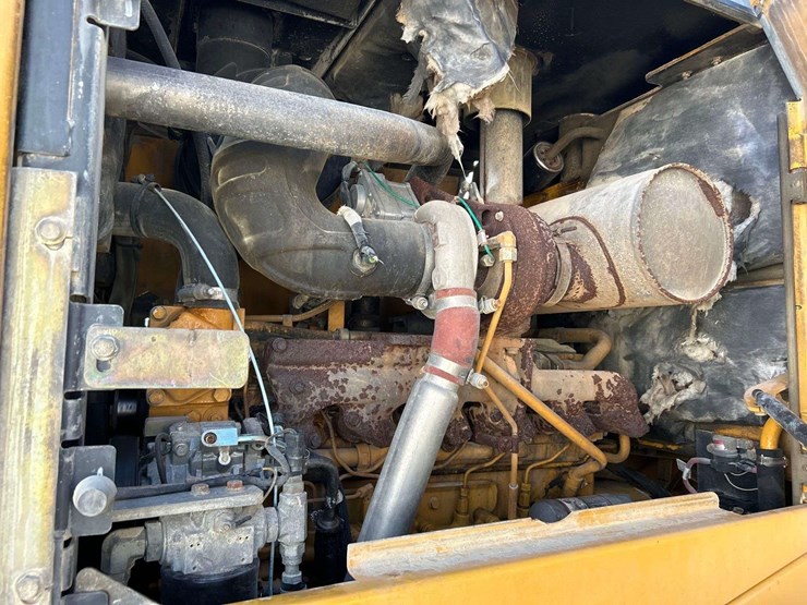 2014-deere-644k-image-10