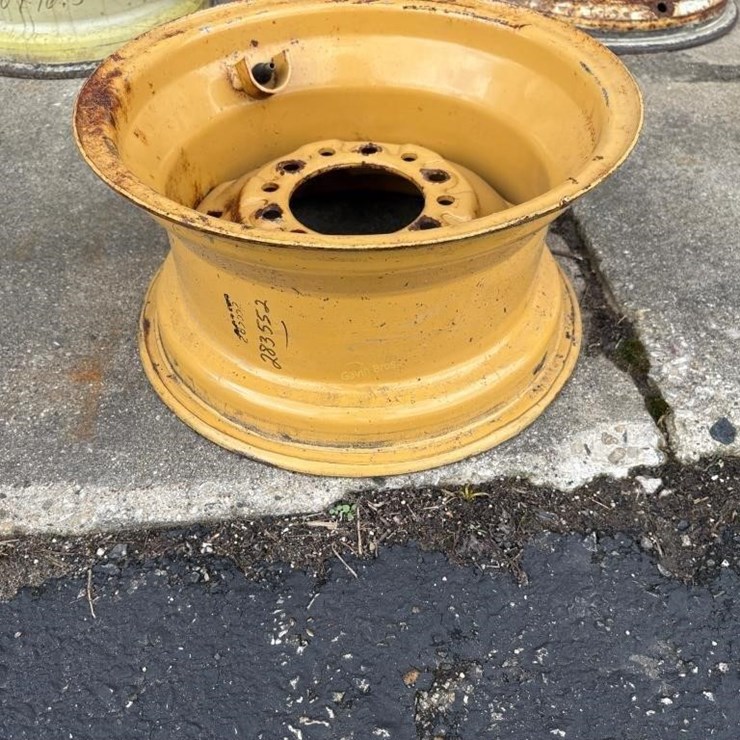 (1) 15x8 Rim