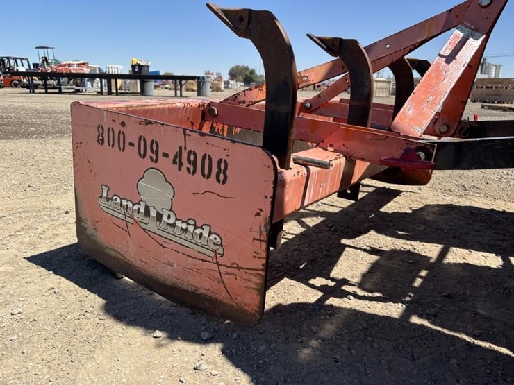 2018-kubota-l4701-image-13