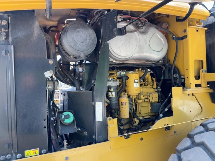2016-caterpillar-938m-image-18