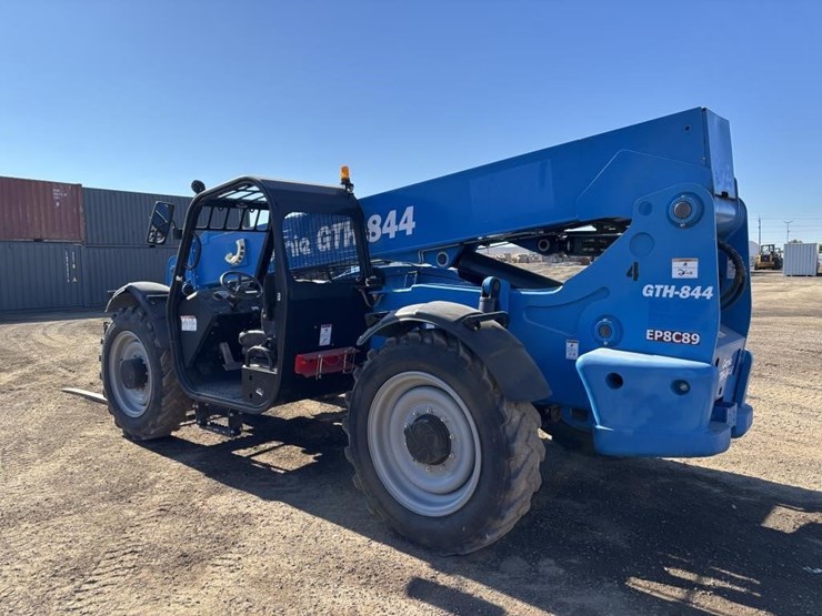 2018-genie-gth844-image-4