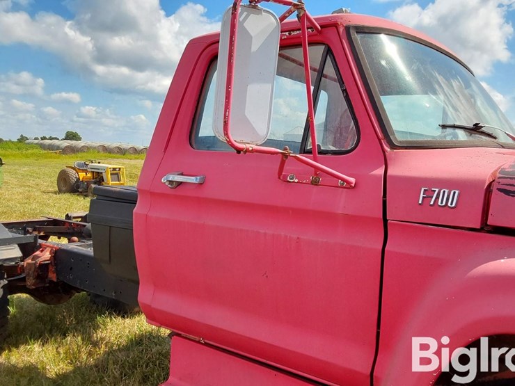 1976-ford-f700-image-13