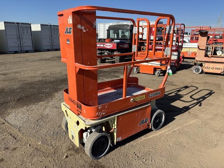 jlg-1230es-image-1