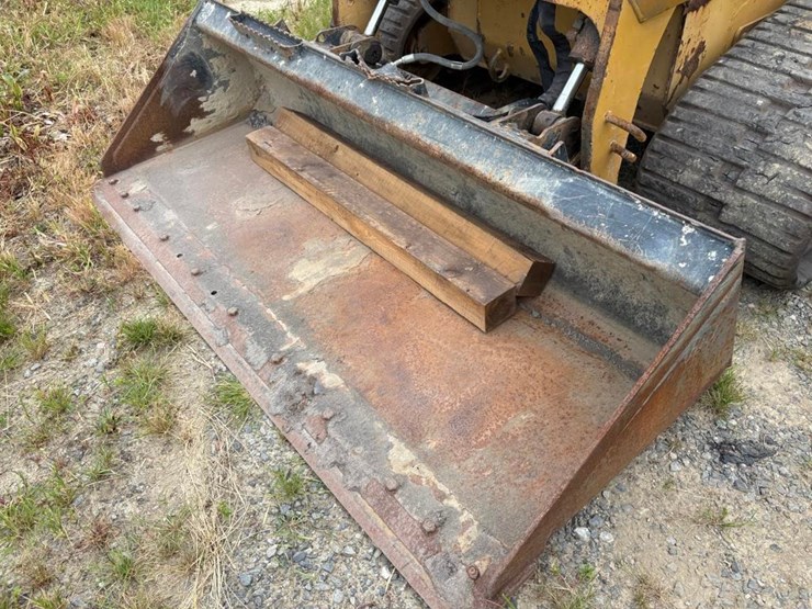 2020-caterpillar-299d3-image-24