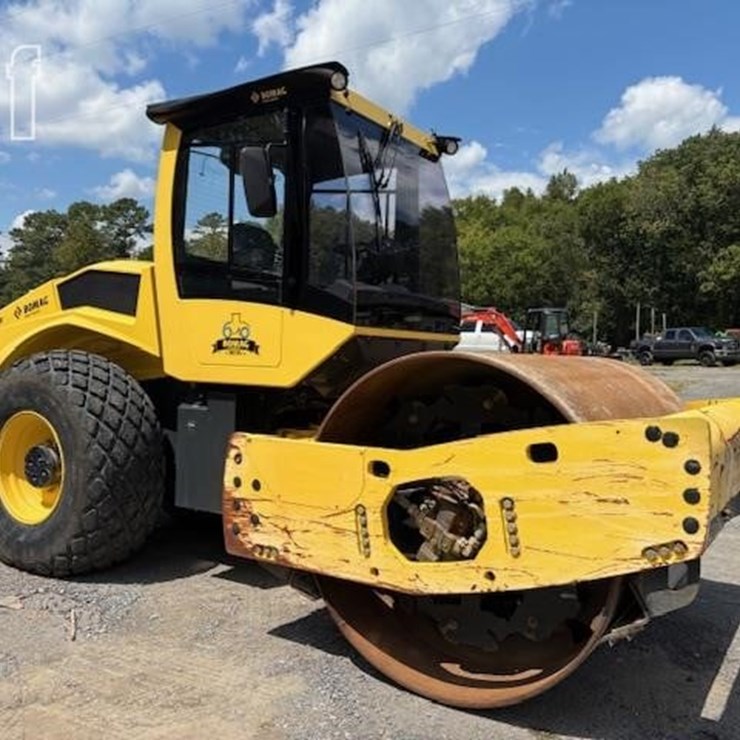 2017 BOMAG BW211D-5