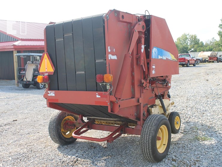 new-holland-br7050-image-4