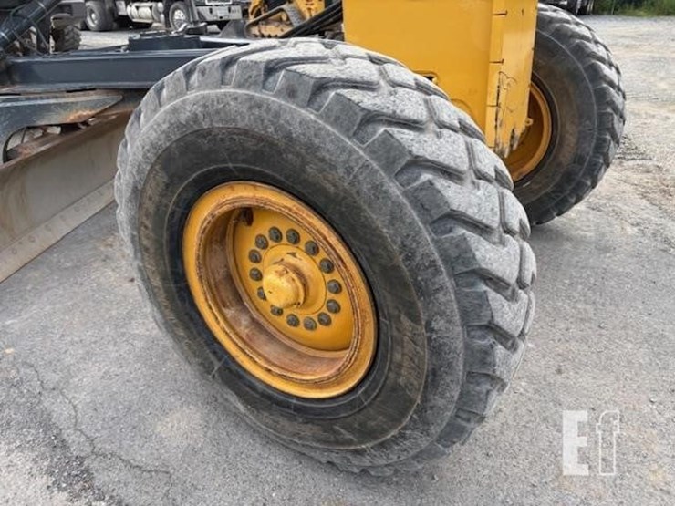 2009-deere-670g-image-10