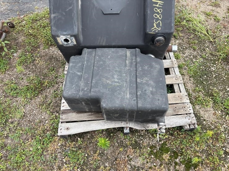 86-series-fuel-tanks-image-2