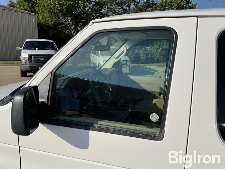 2011-ford-e350-xlt-image-15