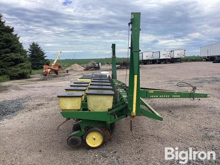 1983-john-deere-7000-image-4