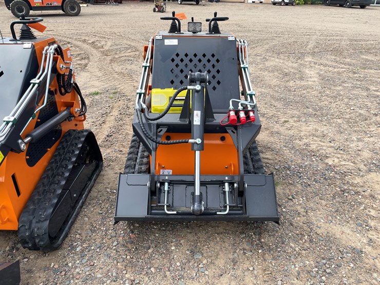 #9364-•-unused-2025-landhero-mini-skid-steer-loader-image-2