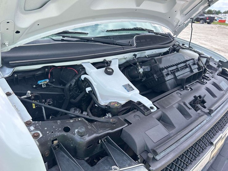 2021-chevrolet-express-2500-image-8