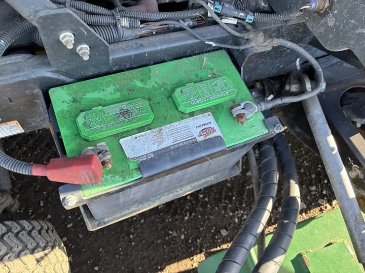 2013-john-deere-1600-turbo-image-32