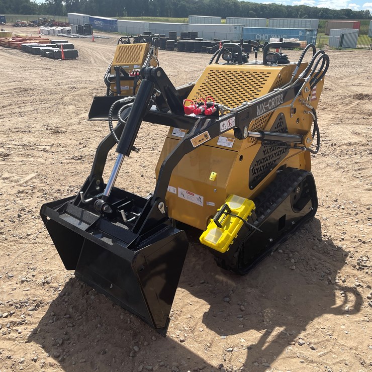 #9464 • Unused 2025 AGT Compact Track Loader