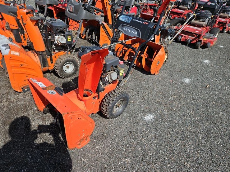 ariens-compact-24-snow-blower-image-1