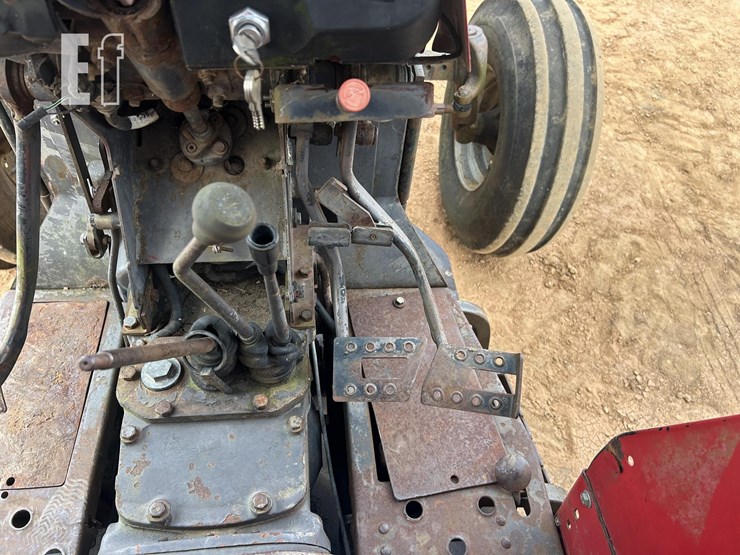 massey-ferguson-398-image-12