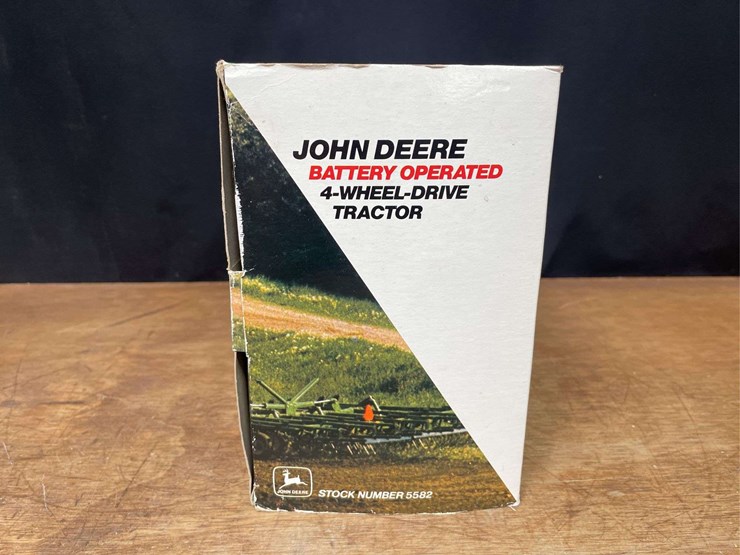 john-deere-32-image-13