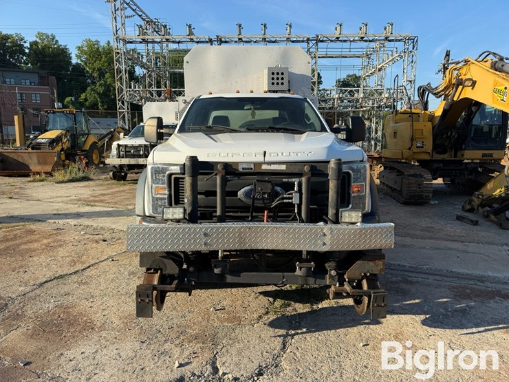 2017-ford-f550-xl-image-2