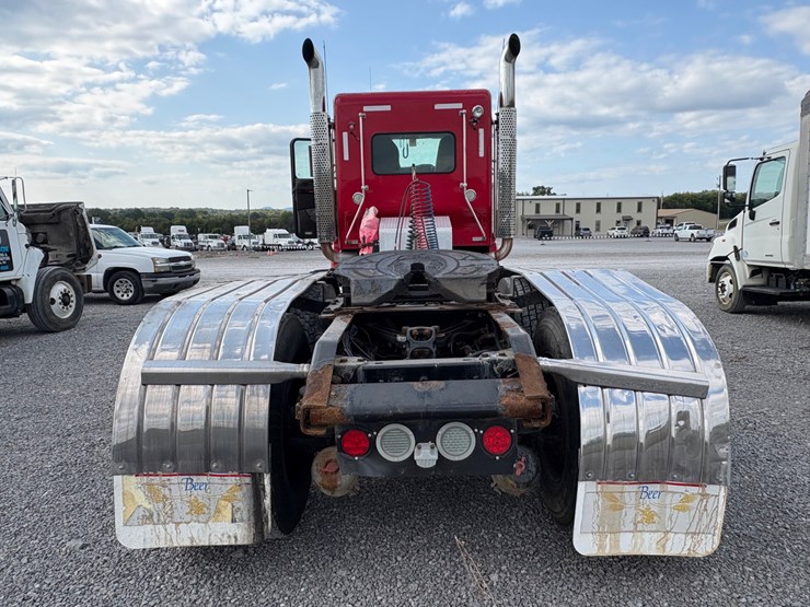 2010-kenworth-t800-image-4