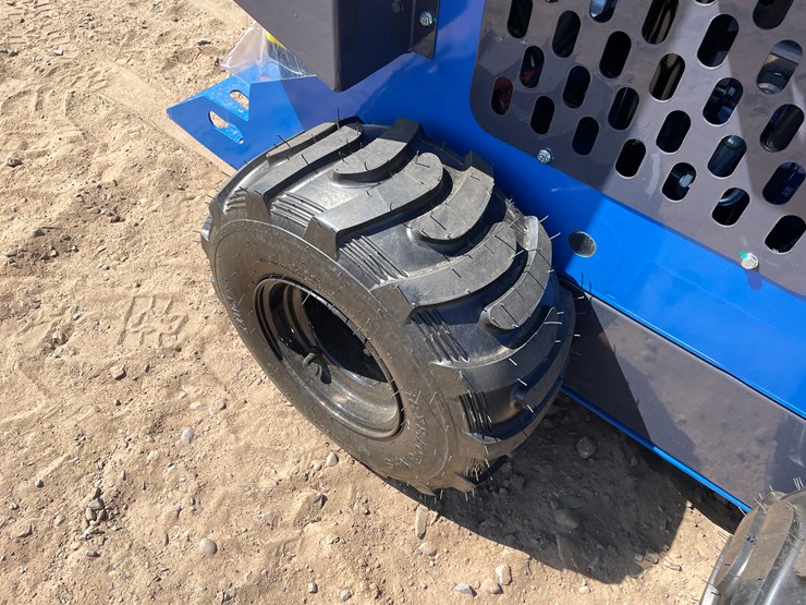 #9473-•-unused-2025-agt-mini-wheeled-skid-steer-image-9