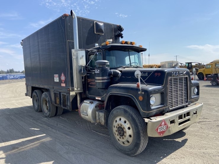 1988-mack-rd686s-image-7
