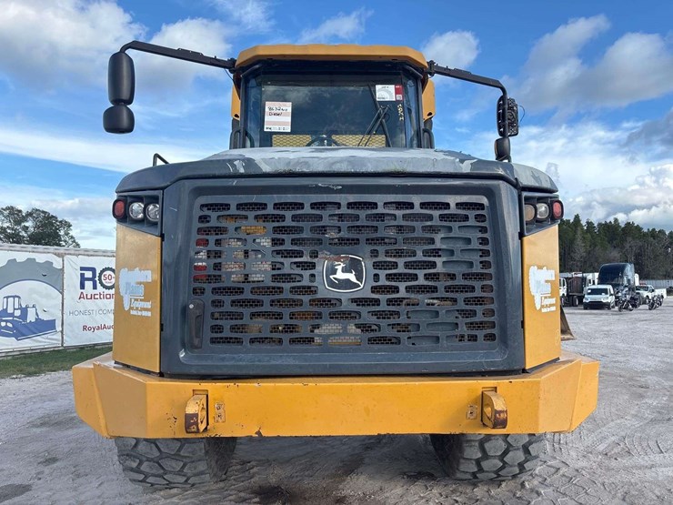 2015-deere-410e-image-24