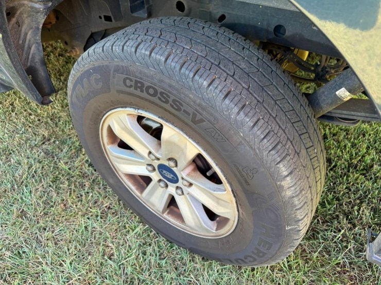 2017-ford-f150-xl-image-12