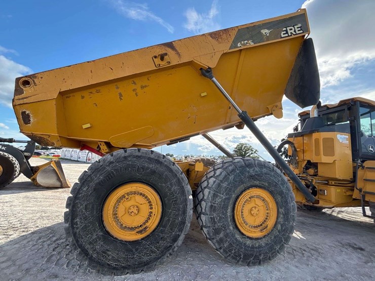 2015-deere-410e-image-19