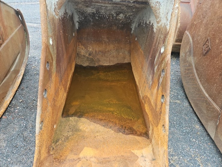 geith-36"-bucket-with-teeth-image-8