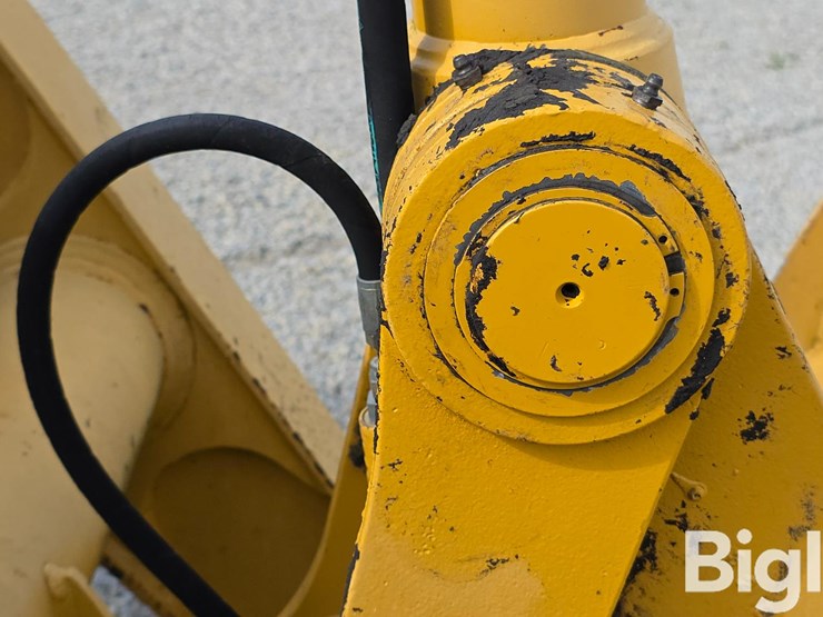 2004-deere-310sg-image-19