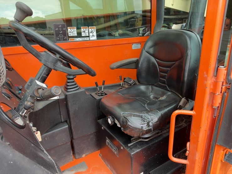 2012-jlg-g10-55a-image-18