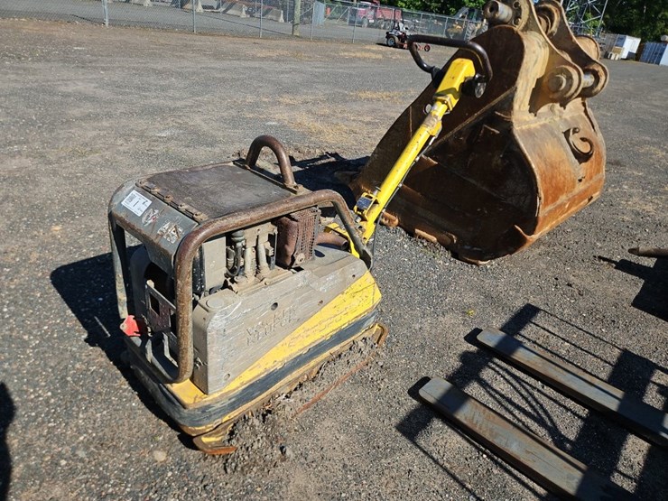 wacker-neuson-4545he-reversible-plate-compactor-image-1