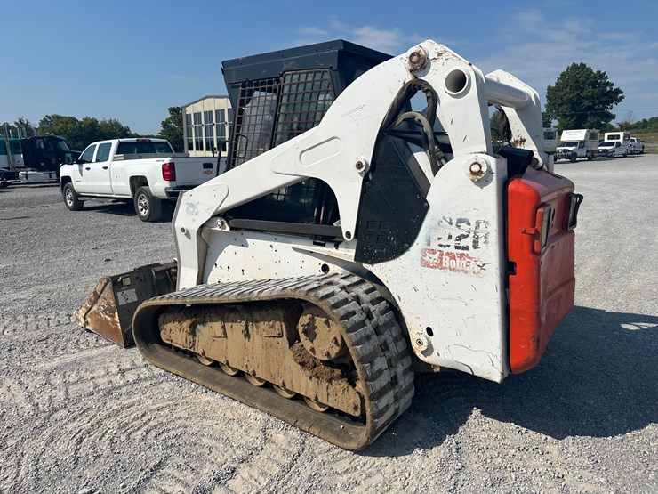 2008-bobcat-t320-image-6