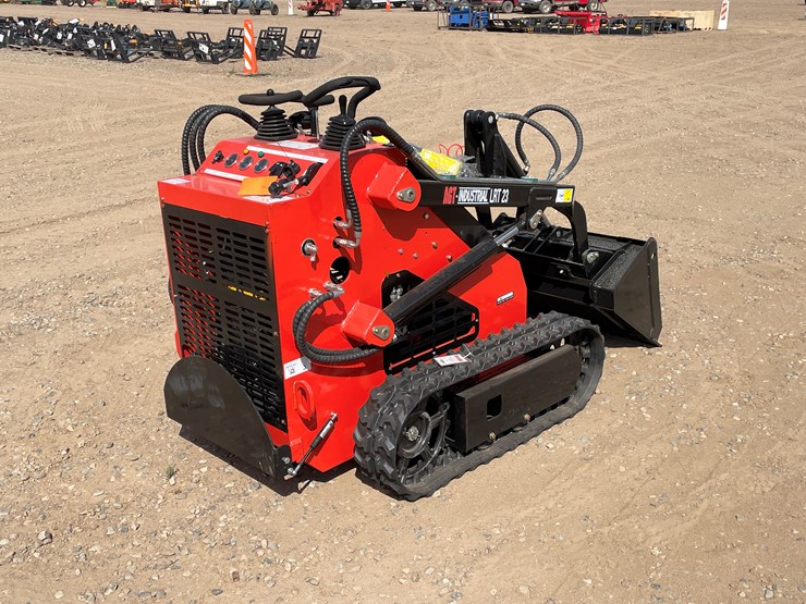 #9562-•-unused-2025-agt-skid-steer-loader-image-4
