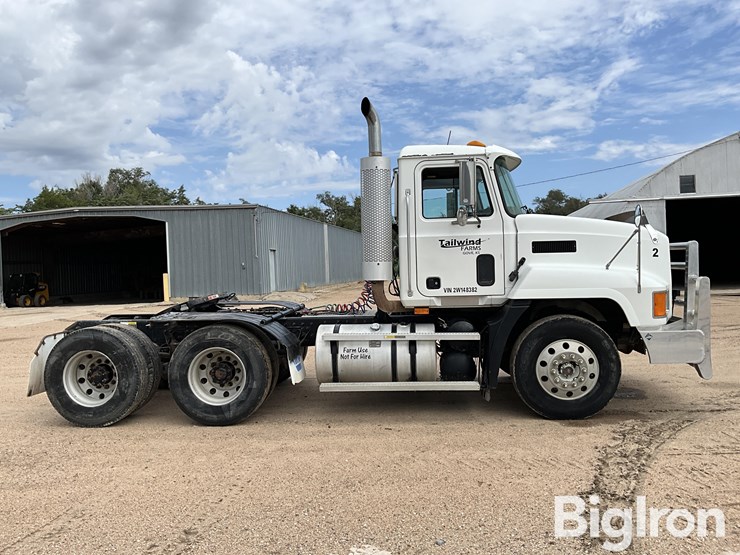 2002-mack-ch613-image-4