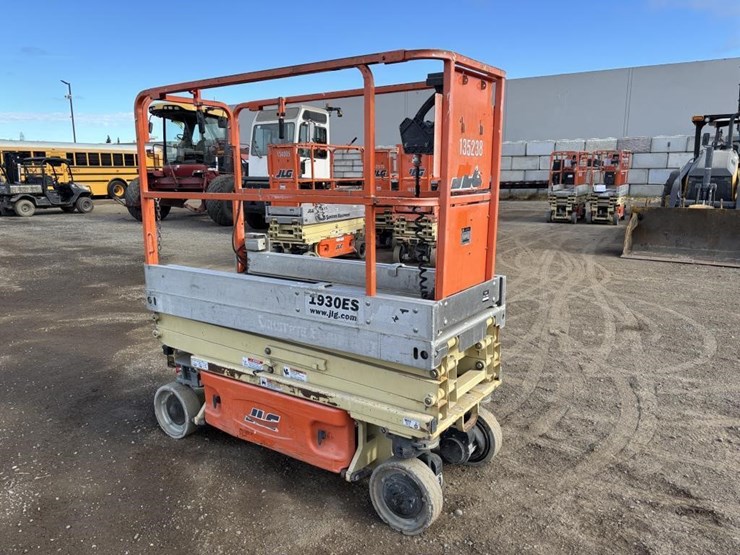 2014-jlg-1930es-image-2