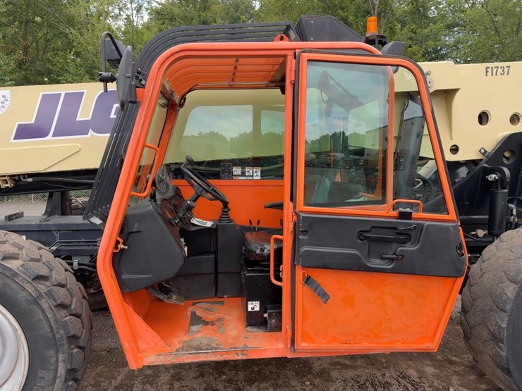 2012-jlg-g10-55a-image-17