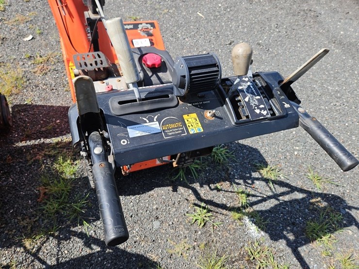 ariens-platinum-24-snow-blower-image-5
