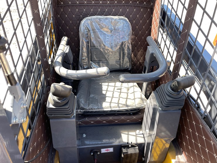 #9457-•-unused-2025-cfg-skid-steer-loader-image-22