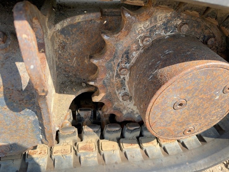 2011-kubota-u35-image-23