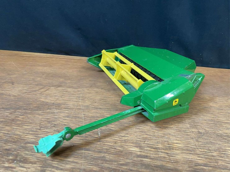 john-deere-16-image-5