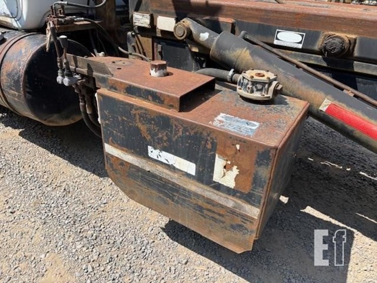 2001-mack-rd688s-image-24