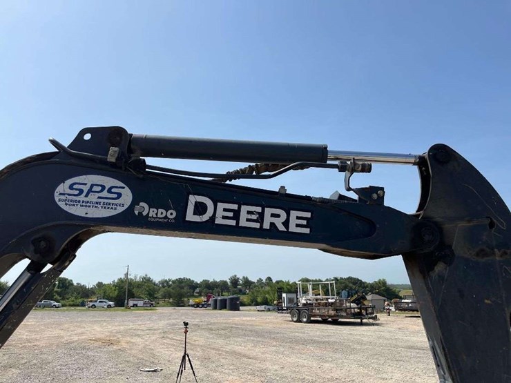 2016-deere-35g-image-16