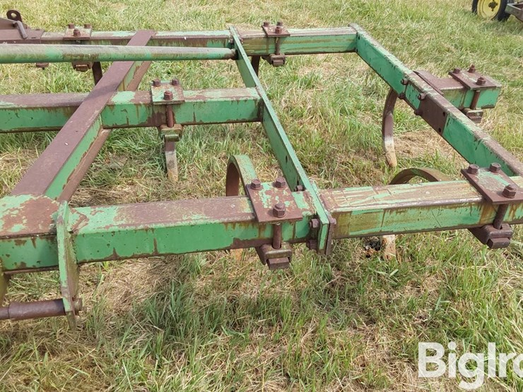 john-deere-100-image-10