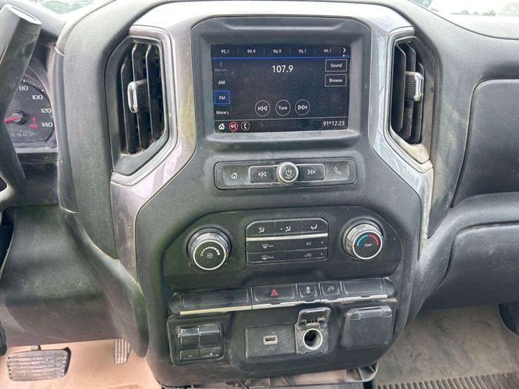 2020-chevrolet-silverado-3500-image-14