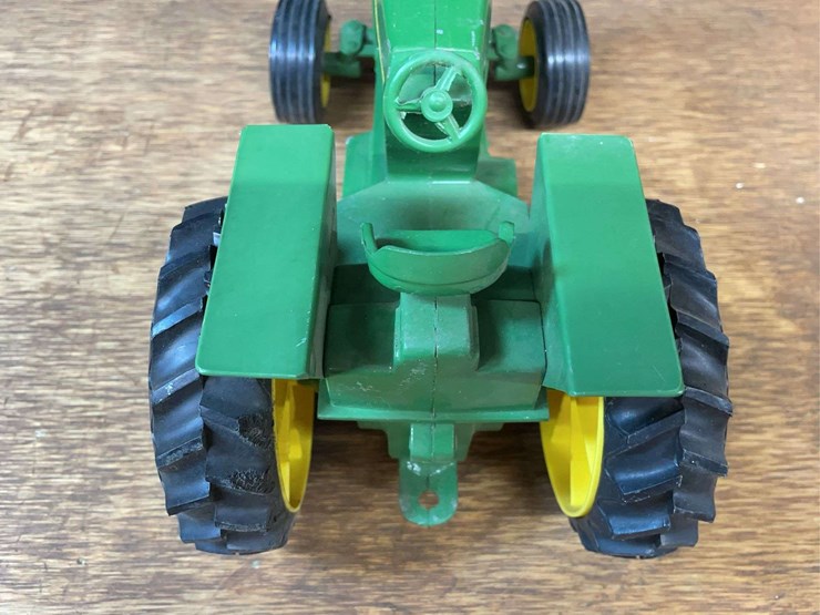 john-deere-16-image-11