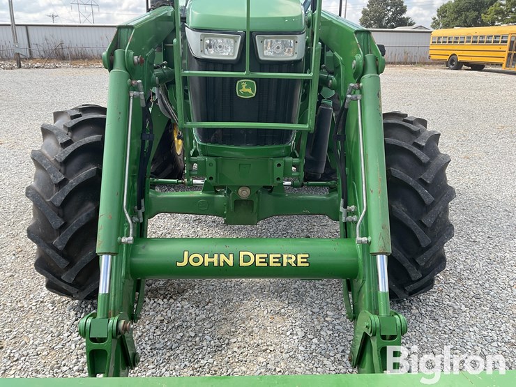 2015-john-deere-6130d-image-10