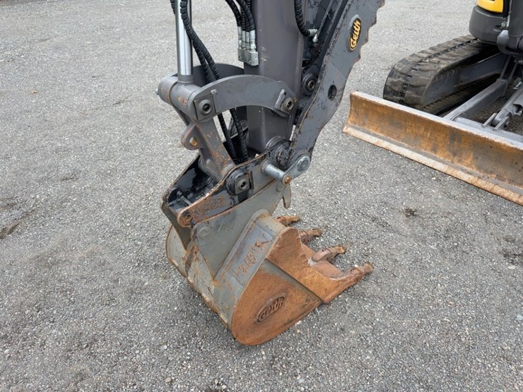 2021-volvo-ecr50f-mini-excavator-image-13