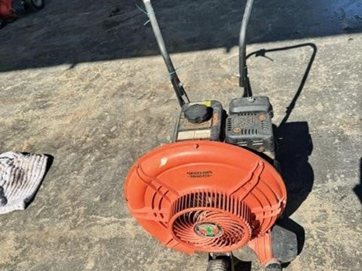 billy-goat-f601s-commercial-air-blower-image-2